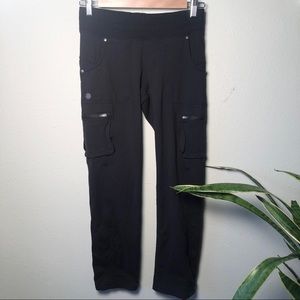 Women’s athleta cargo style legging pant